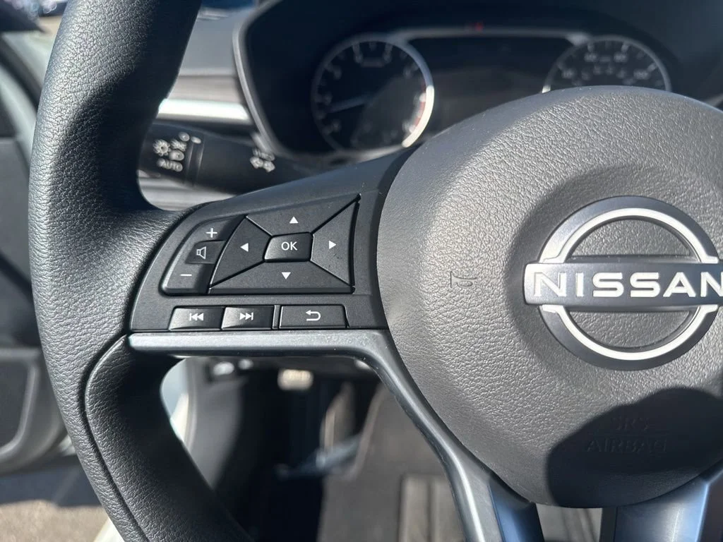 Used 2025 White Nissan SV image 16
