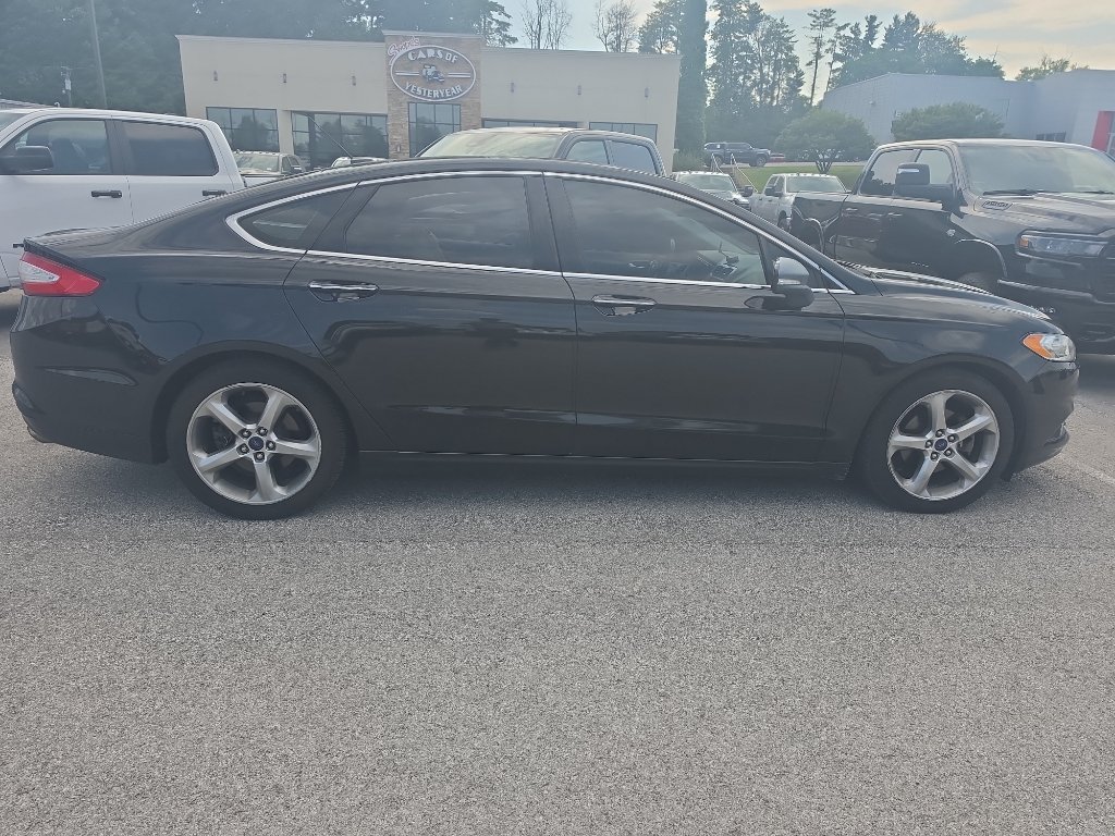 Used 2015 Tuxedo Black Ford SE image 2