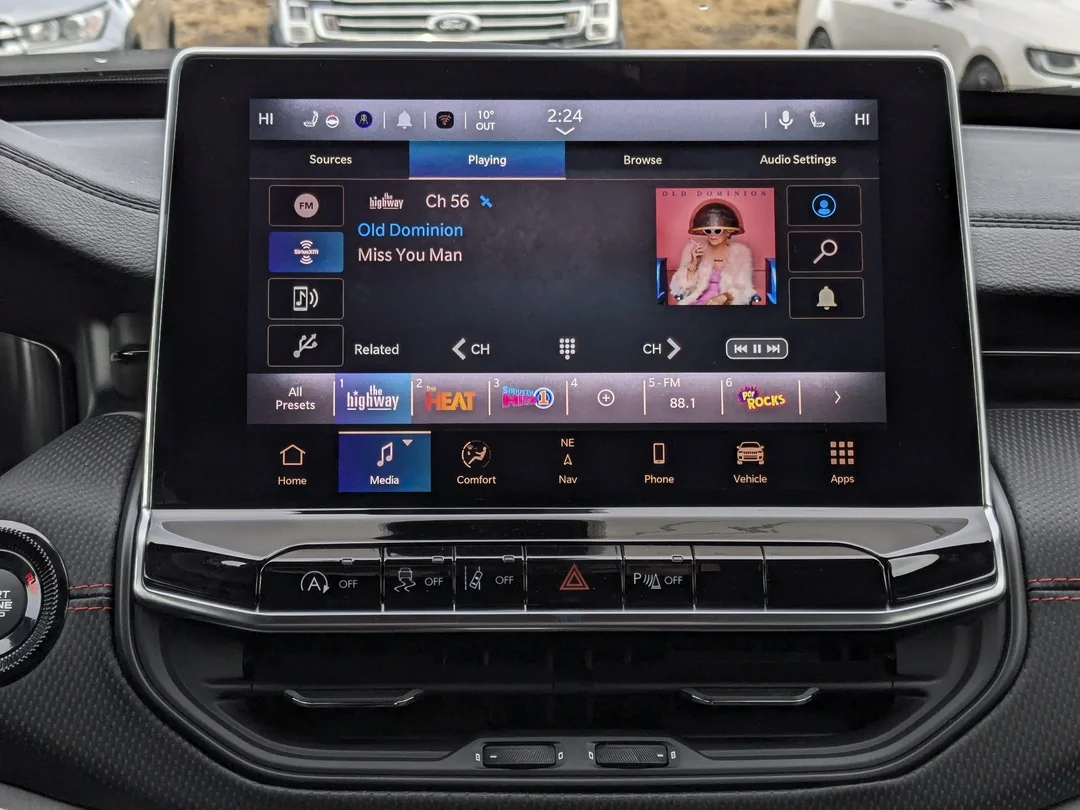 New 2026 White Jeep Trailhawk - - 4x4 - Sun Sound & Nav Group - Pano Roof - Alpine Speakers & More! image 20