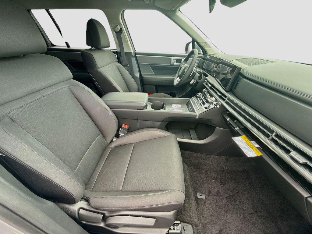 New 2027 Shimmering Silver Hyundai SE FWD image 20