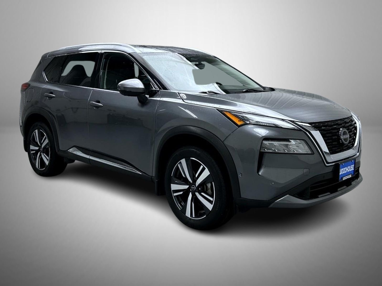 Used 2023 Gray Nissan SL image 3