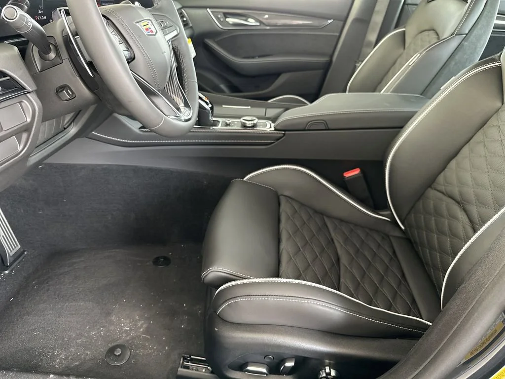 2026 Cadillac CT5 V-Series - Photo 11