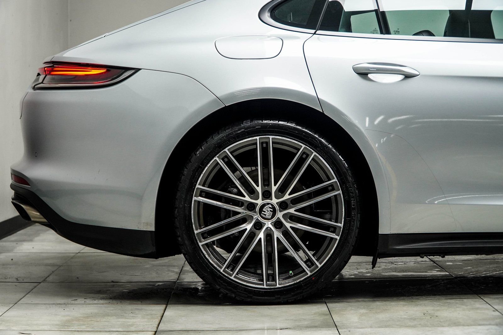 Used 2021 Silver Porsche 4 image 8