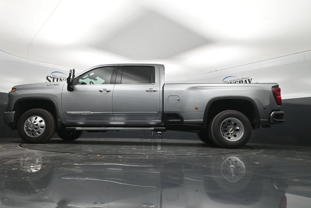 Used 2026 Sterling Gray Metallic Chevrolet High Country DRW image 29