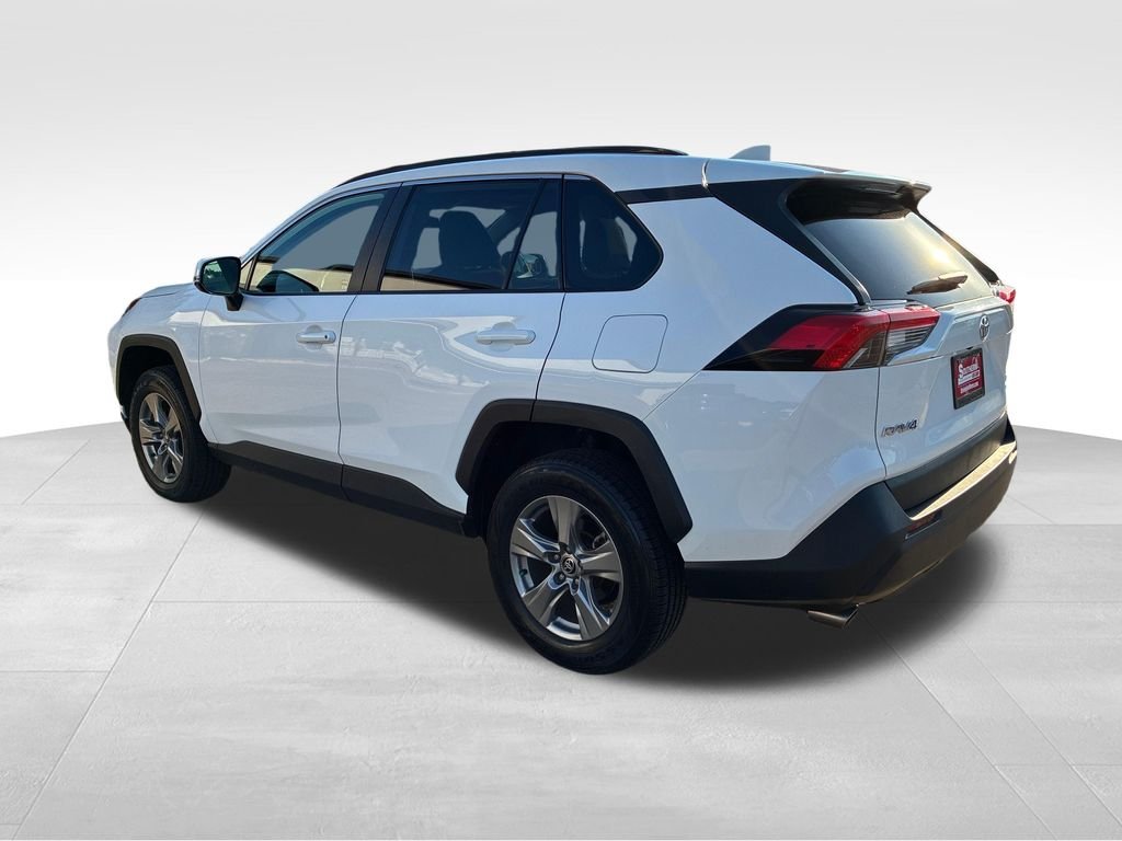 Used 2024 White Toyota XLE image 3