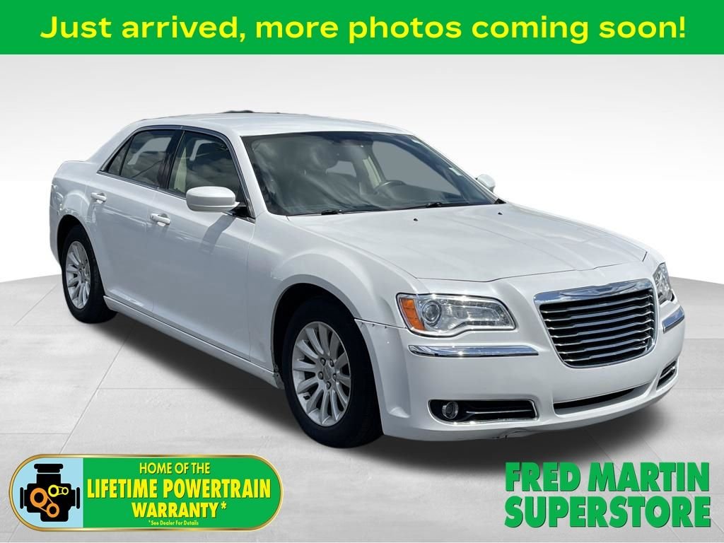 2014 Chrysler 300 -'s photo