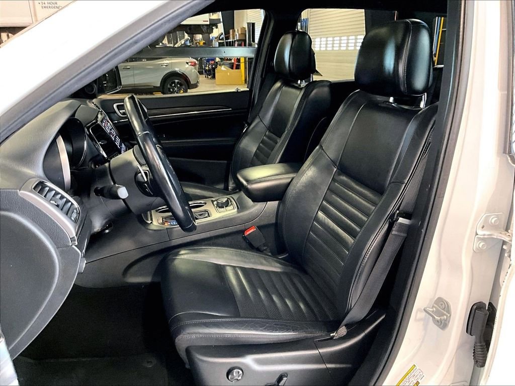 Used 2020 White Jeep Limited X image 10