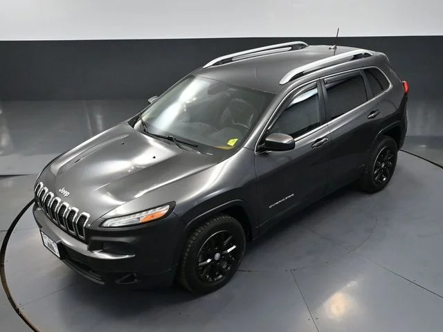 Used 2016 Gray Jeep Latitude image 54