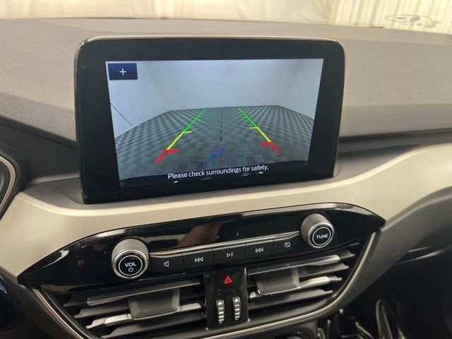Used 2022 Blue Ford SE image 18