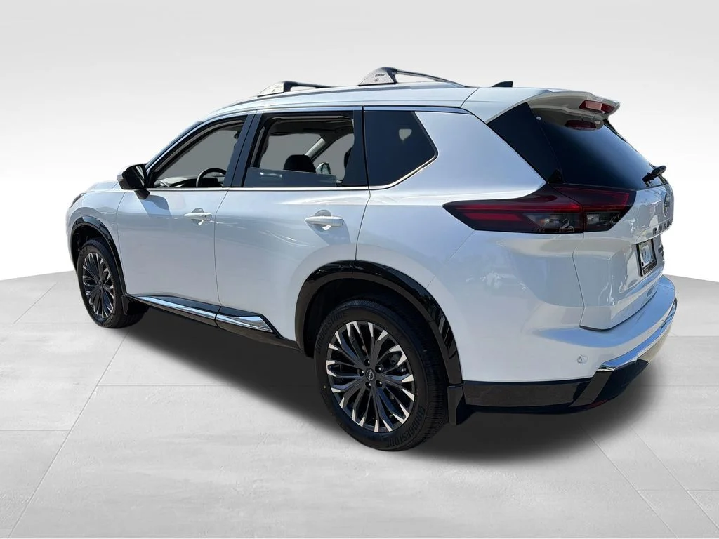 New 2026 Everest White Pearl TriCoat Nissan Platinum image 5