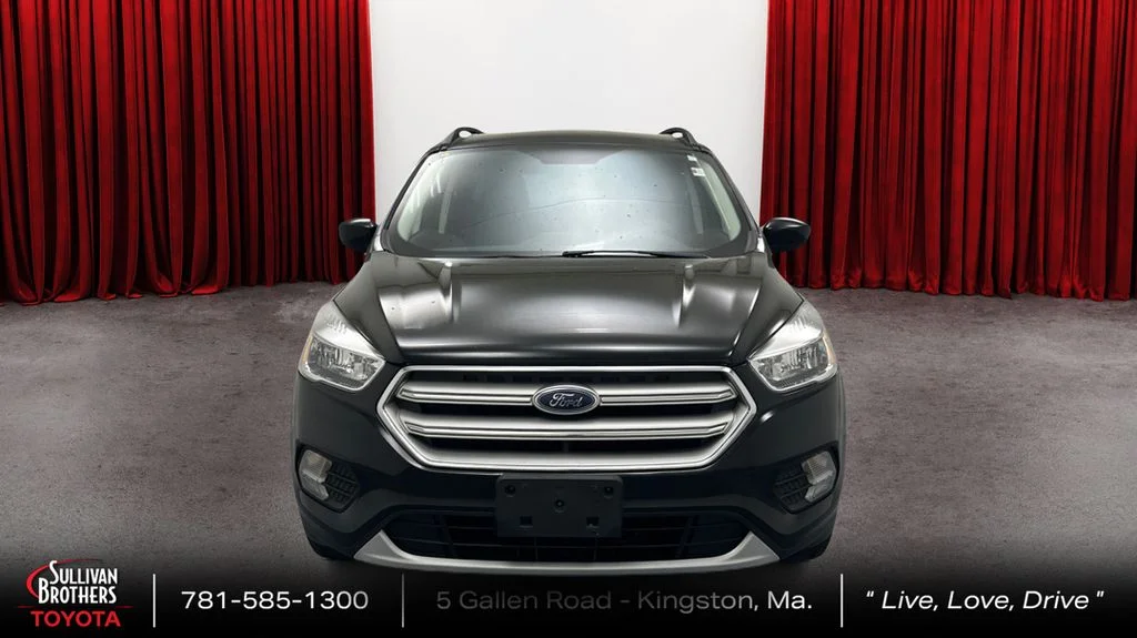 Used 2018 Ford Escape SE with VIN 1FMCU9GD3JUD53062 for sale in Kingston, MA