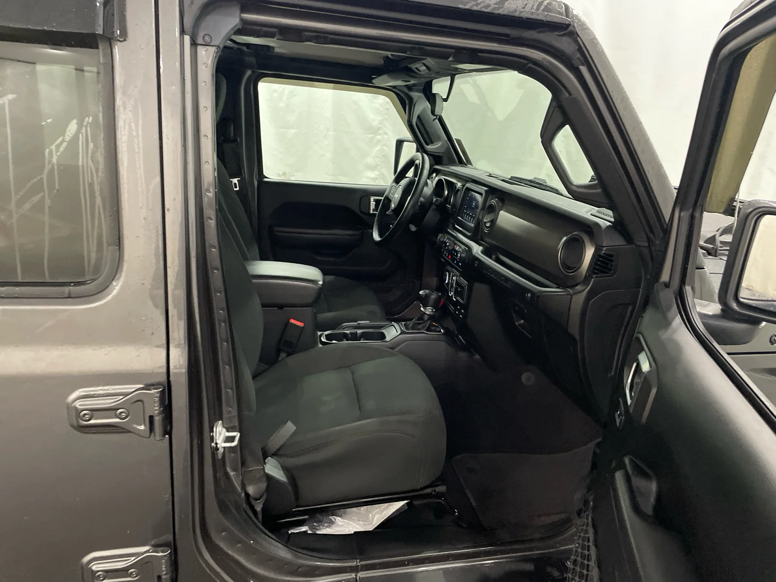 Used 2018 Granite Crystal Metallic Clearcoat Jeep Sport S image 18
