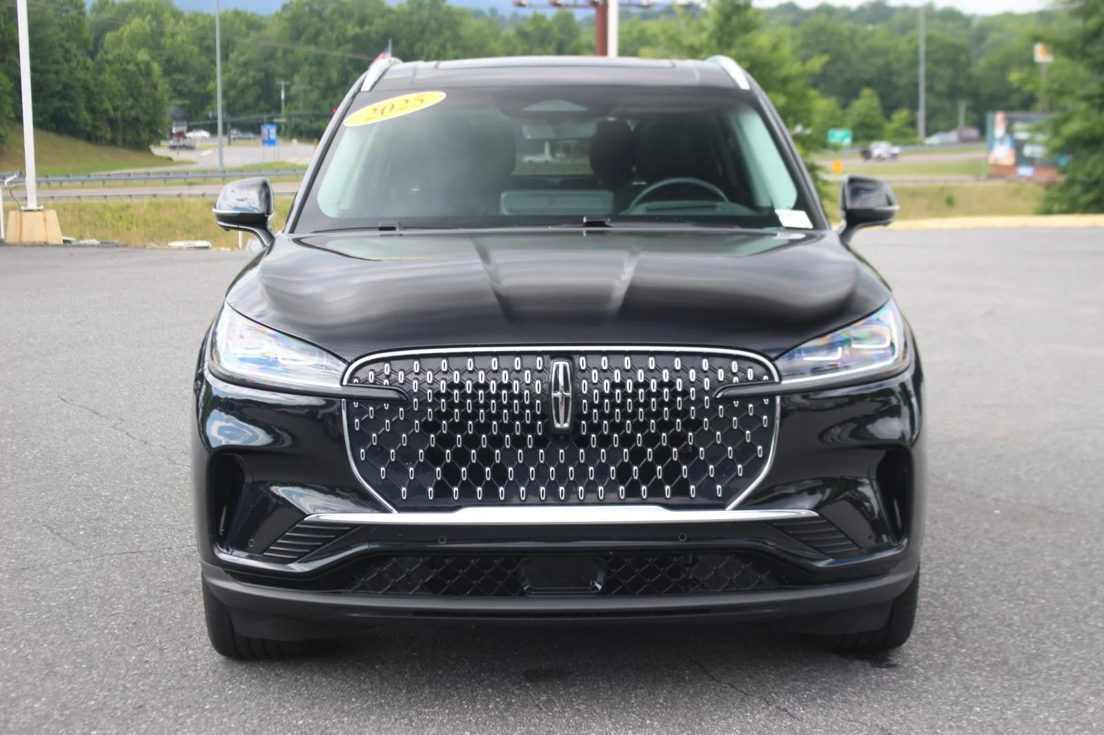 Used 2025 Black Lincoln Reserve image 2