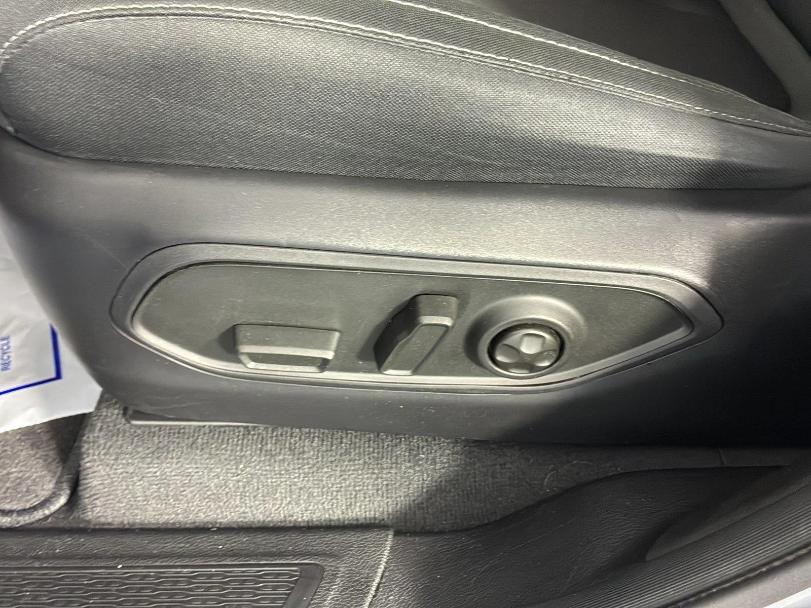 Used 2024 Silver Zynith Jeep Laredo X image 24