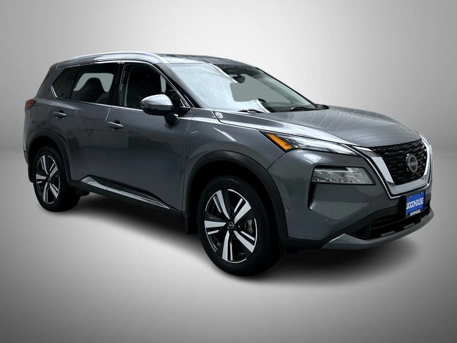 Used 2023 Gray Nissan SL image 3