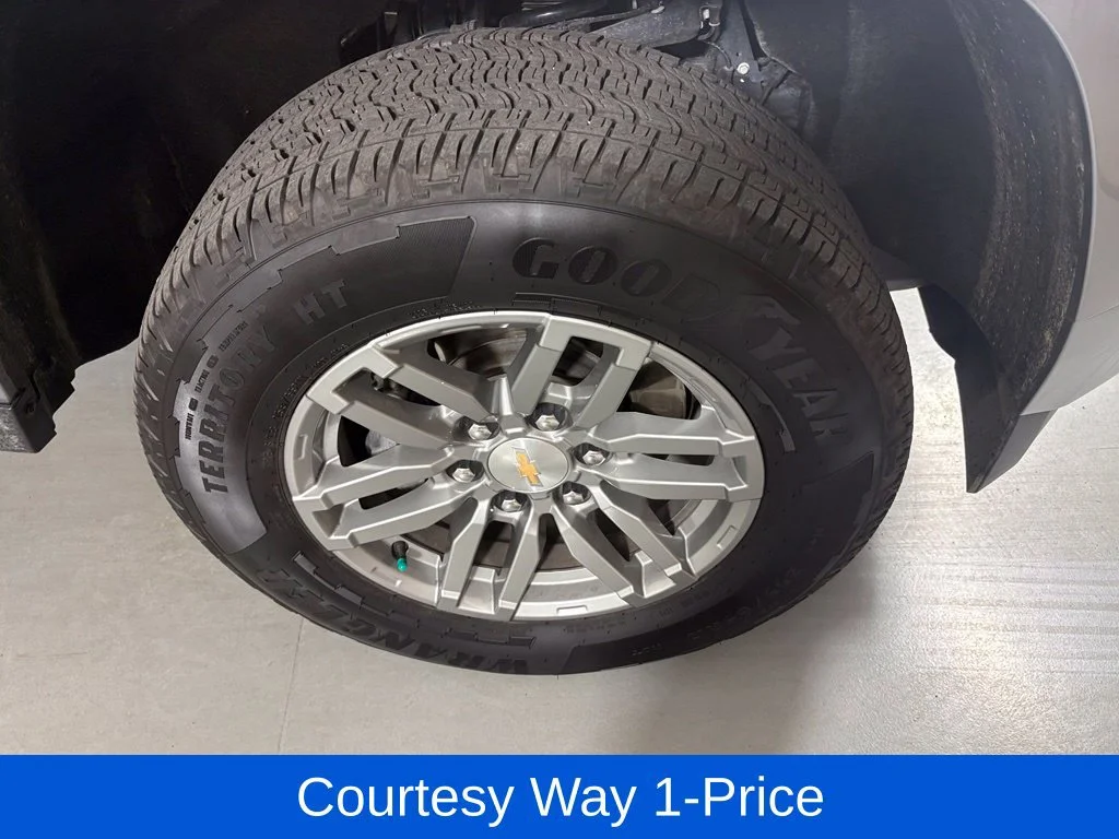 Used 2025 Sterling Gray Metallic Chevrolet WT/LT image 13