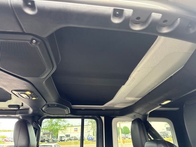 Used 2019 Gray Jeep Unlimited Sahara image 10