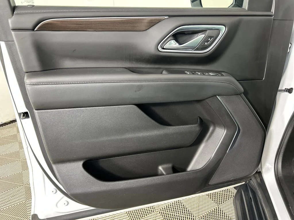 Used 2022 White GMC SLE image 11