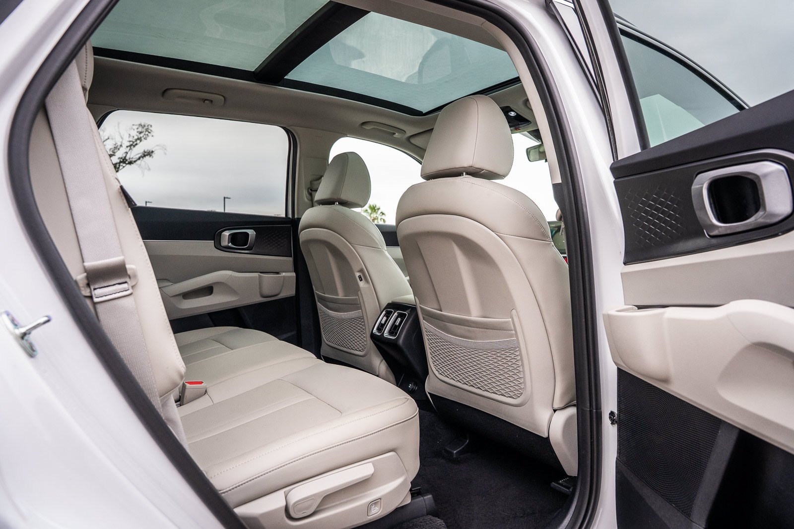 Used 2026 White Kia S image 8