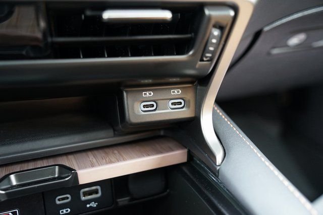 2025 LEXUS RX - Image 15