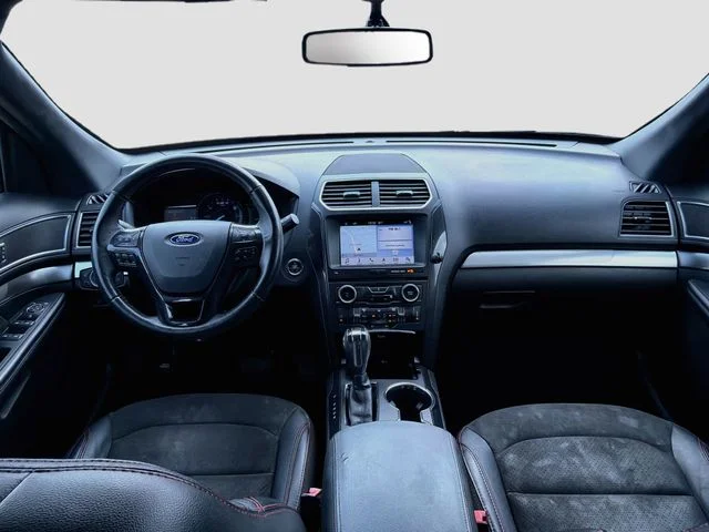 Used 2018 Gray Ford XLT image 24