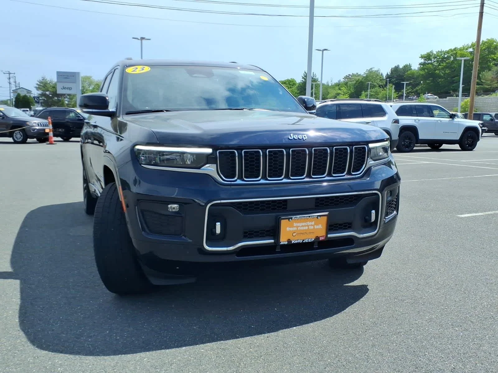 Certified Used 2023 Midnight Sky Jeep Overland image 4