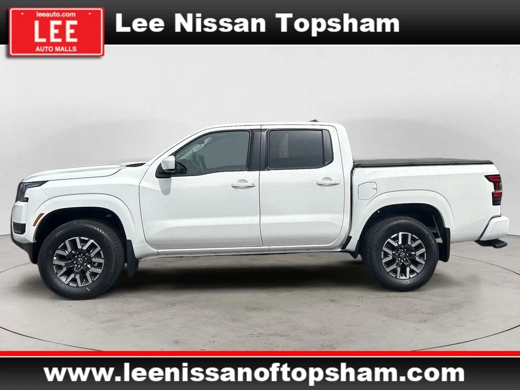 New 2026 Glacier White Nissan SV image 2