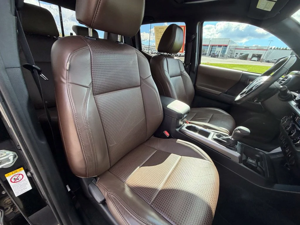 Used 2017 Black Toyota Limited image 38