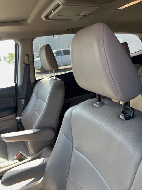 Used 2016 White Diamond Pearl Honda Touring image 10