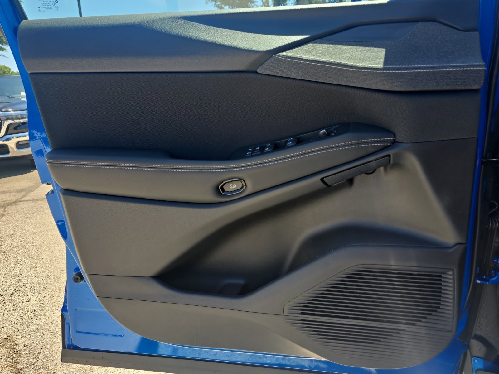 New 2026 Hydro Blue Pearlcoat Jeep Laredo image 27