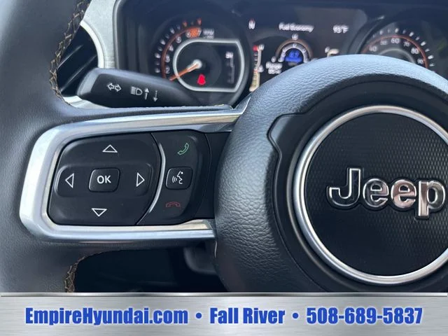 Used 2025 Black Jeep Sahara image 28