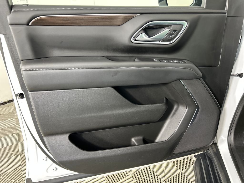 Used 2022 White GMC SLE image 11