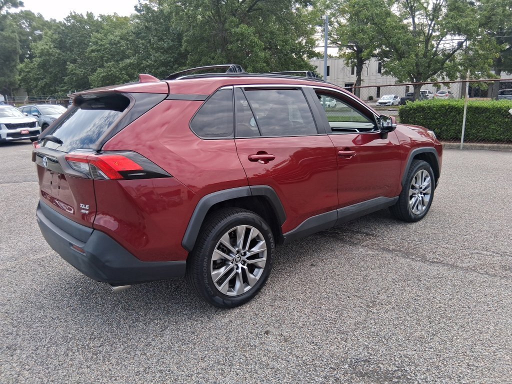 Used 2022 Red Toyota XLE Premium image 5