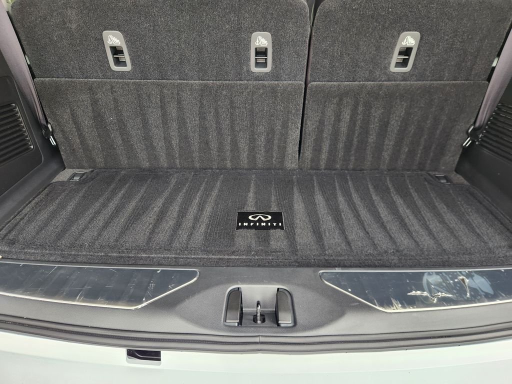 Used 2026 White INFINITI LUXE image 33