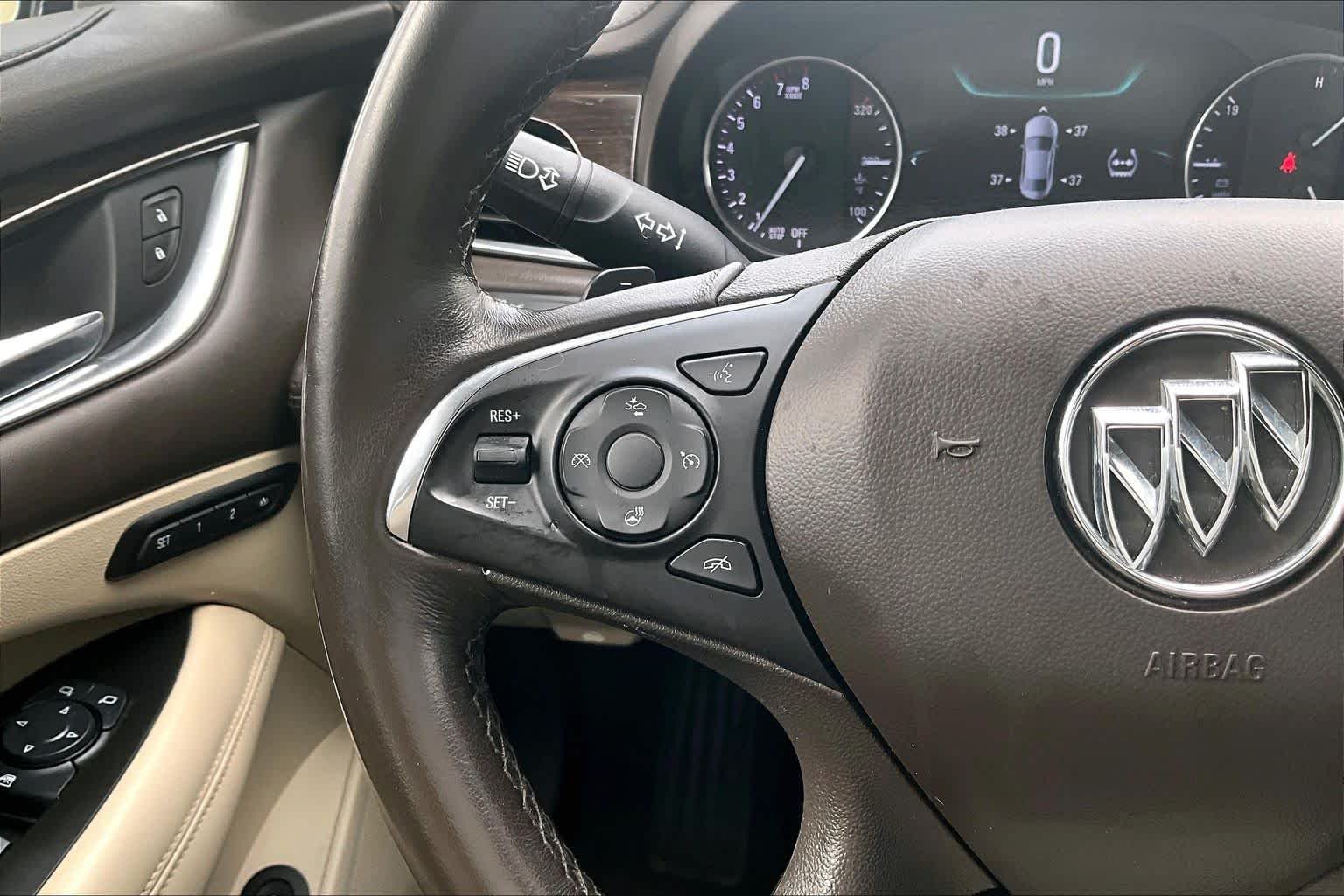 Used 2017  Buick  image 22
