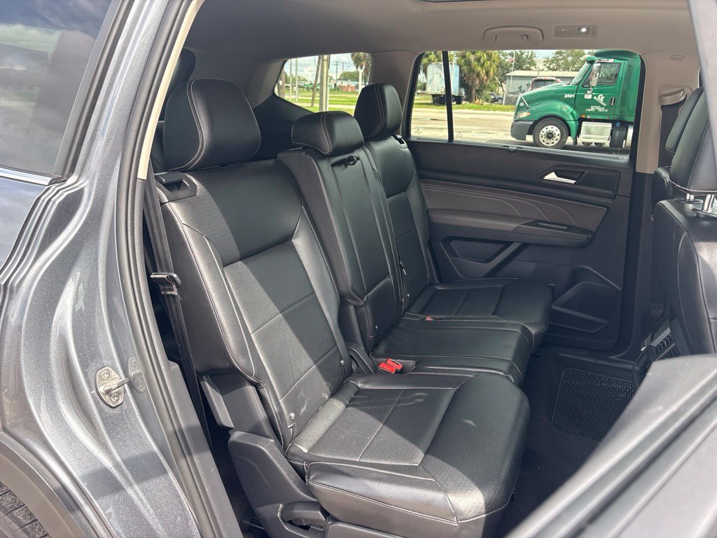 Used 2022 Gray Volkswagen 3.6L V6 SE w/Technology image 18