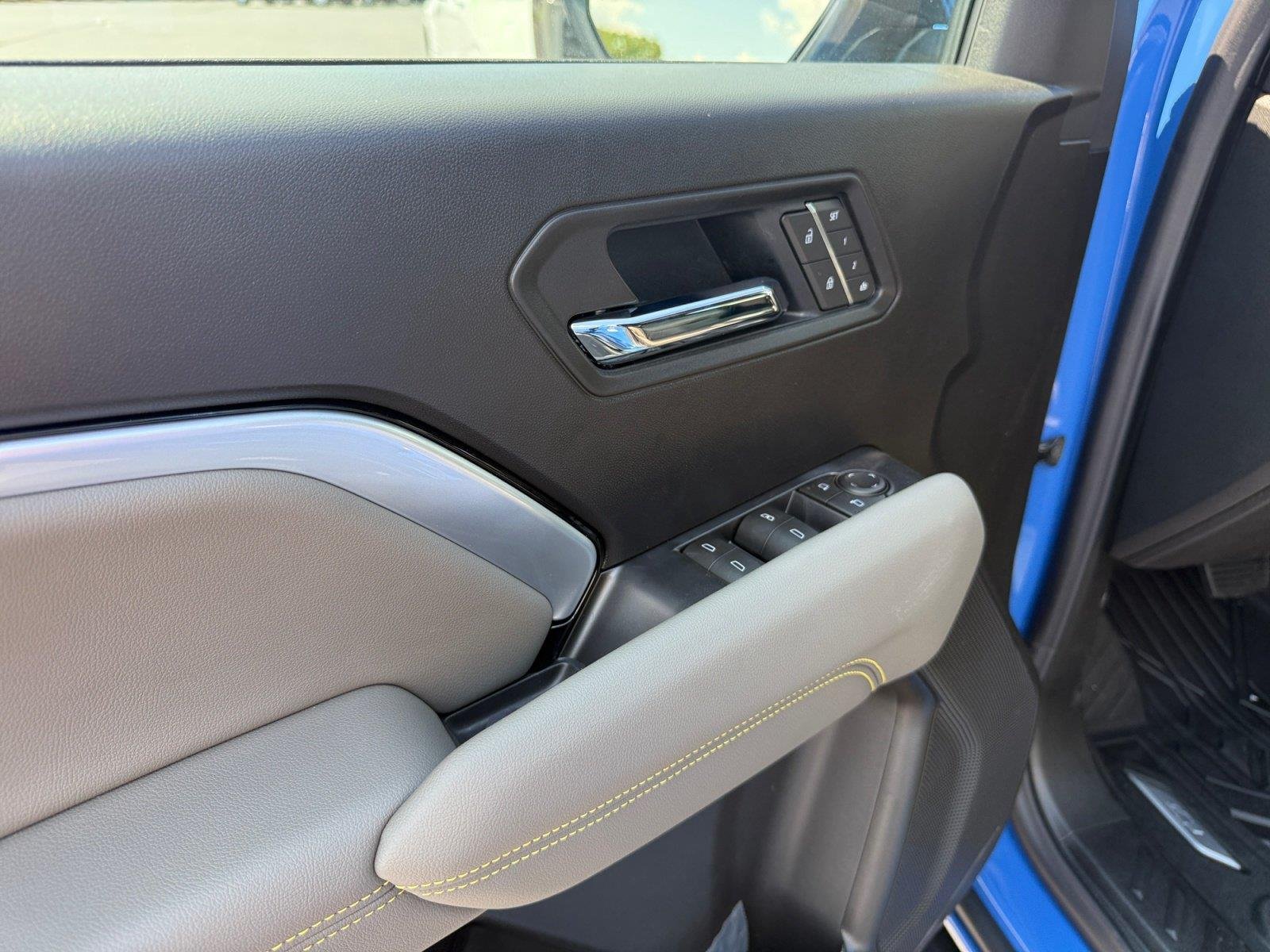 2026 Chevrolet Colorado ZR2 - Photo 11