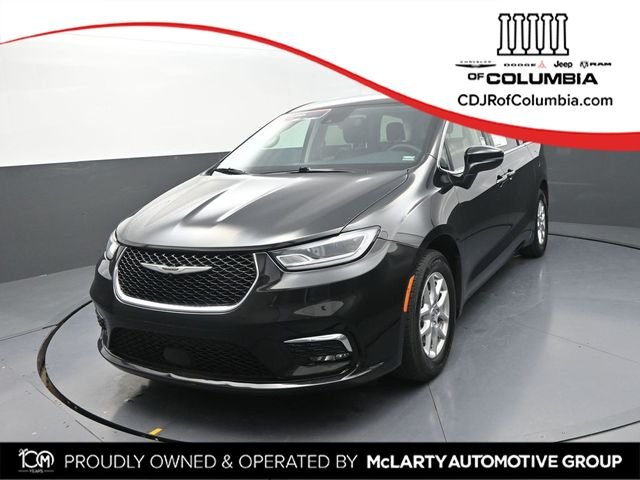 2023 Chrysler Pacifica Touring L's photo