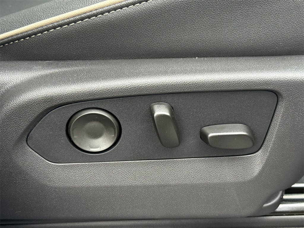 2026 GMC YUKON XL - Image 40