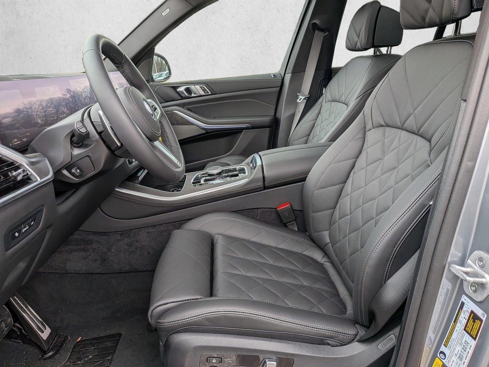 Used 2026 Skyscraper Grey Metallic BMW xDrive50e image 4