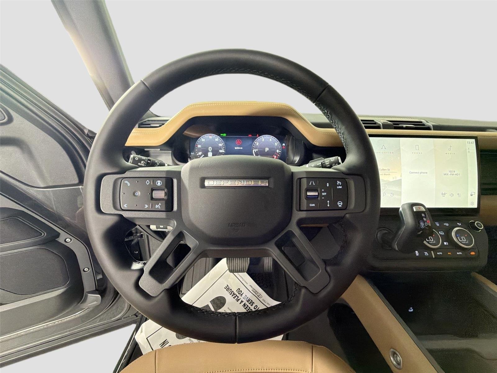New 2026 CARPATHIAN GREY Land Rover X-Dynamic SE image 11