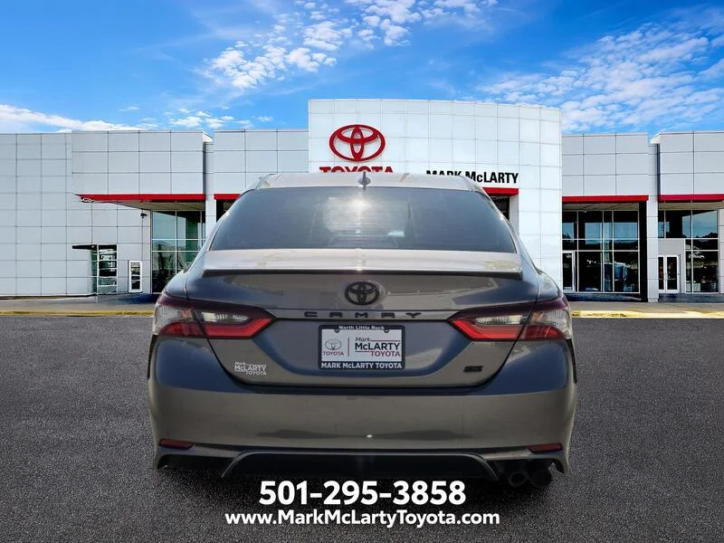Used 2022 Predawn Gray Mica TOYOTA SE AUTO image 4