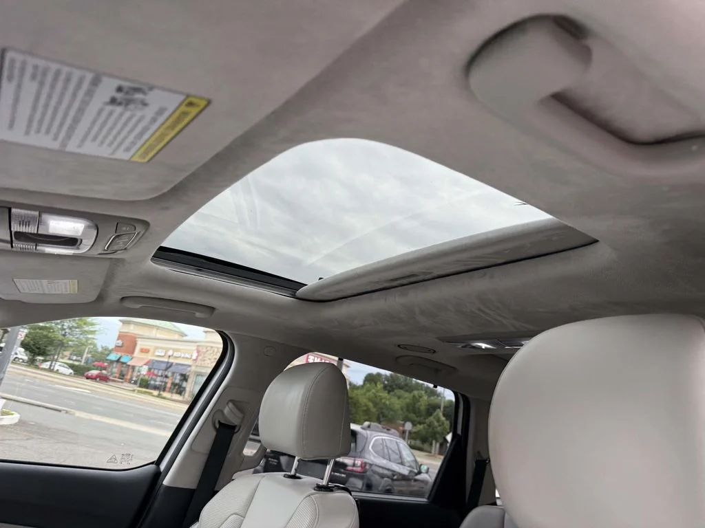 Used 2021 White Kia SX image 4