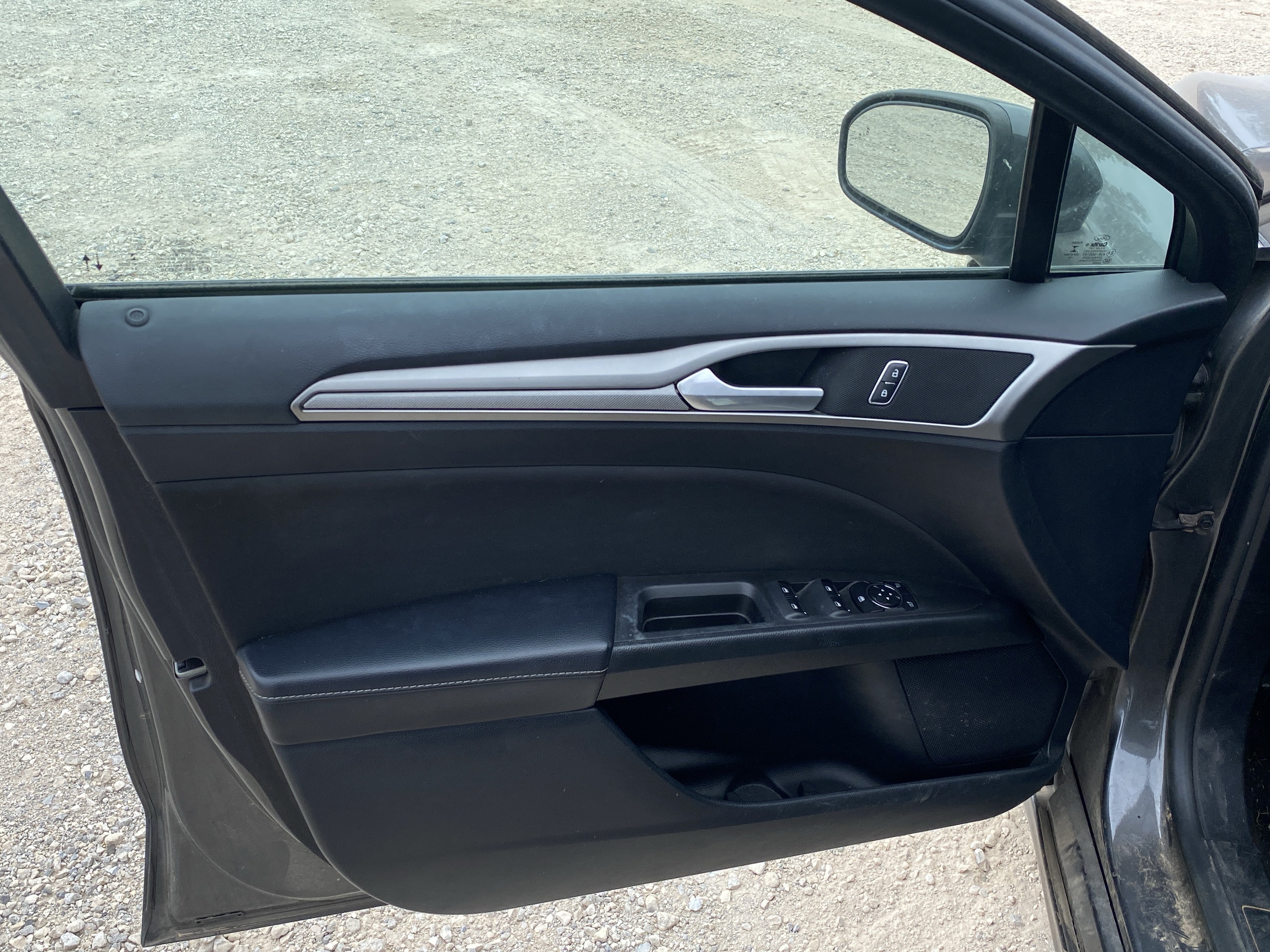 Used 2020  Ford SE image 12