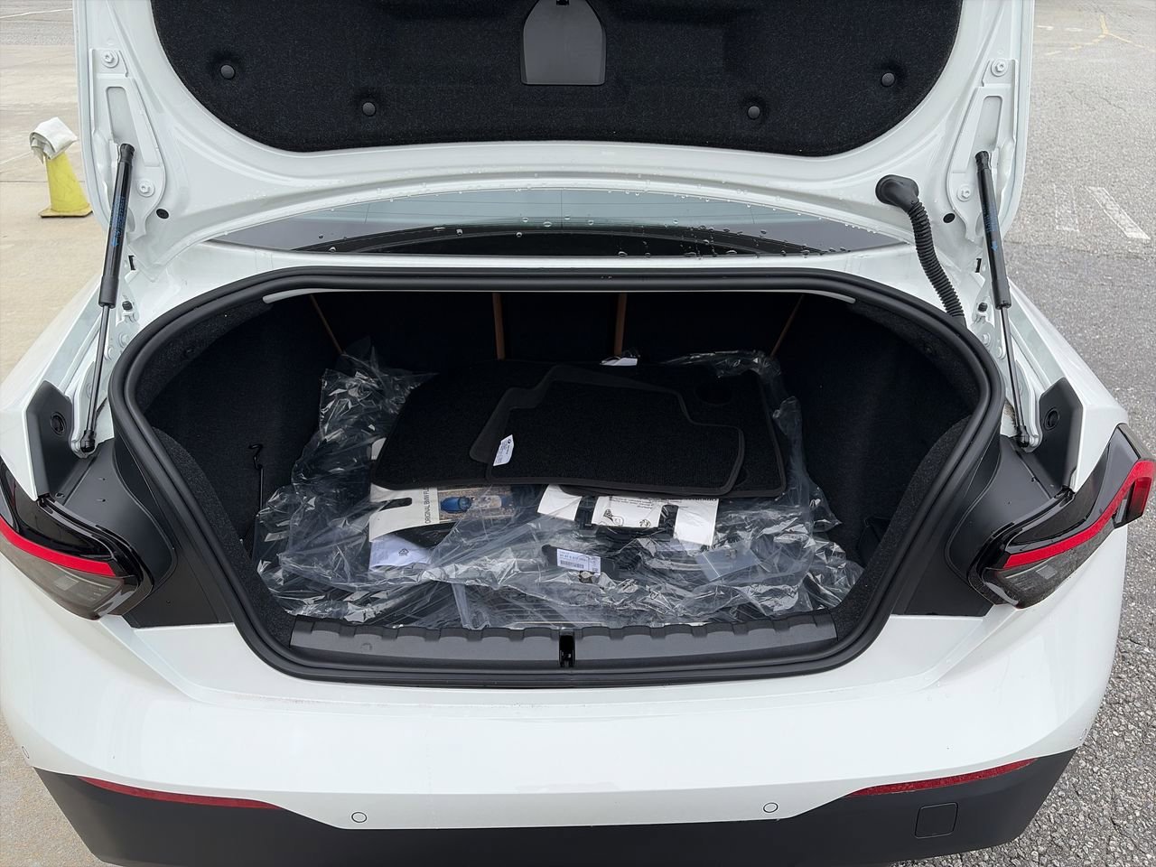 New 2026 Alpine White BMW 230i xDrive image 34