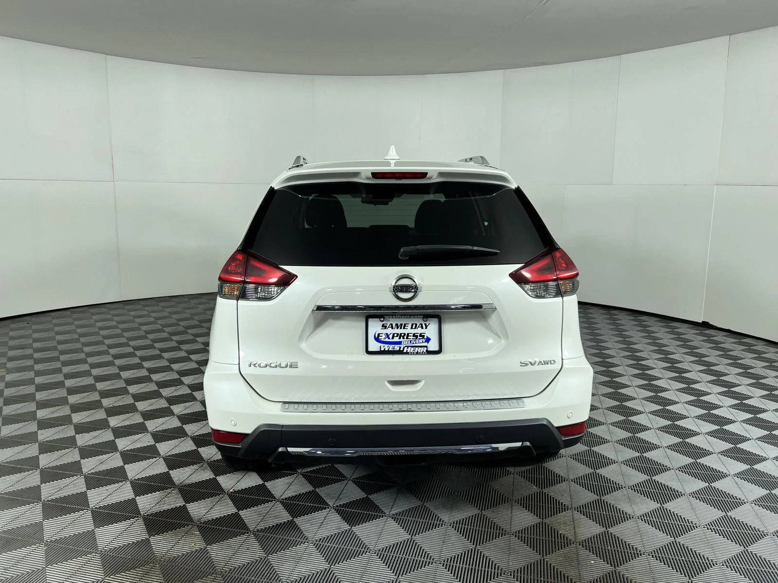 Used 2020 Pearl White Tricoat Nissan SV image 8