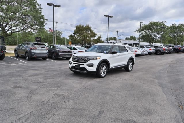 Used 2021 White Metallic Ford Limited image 3
