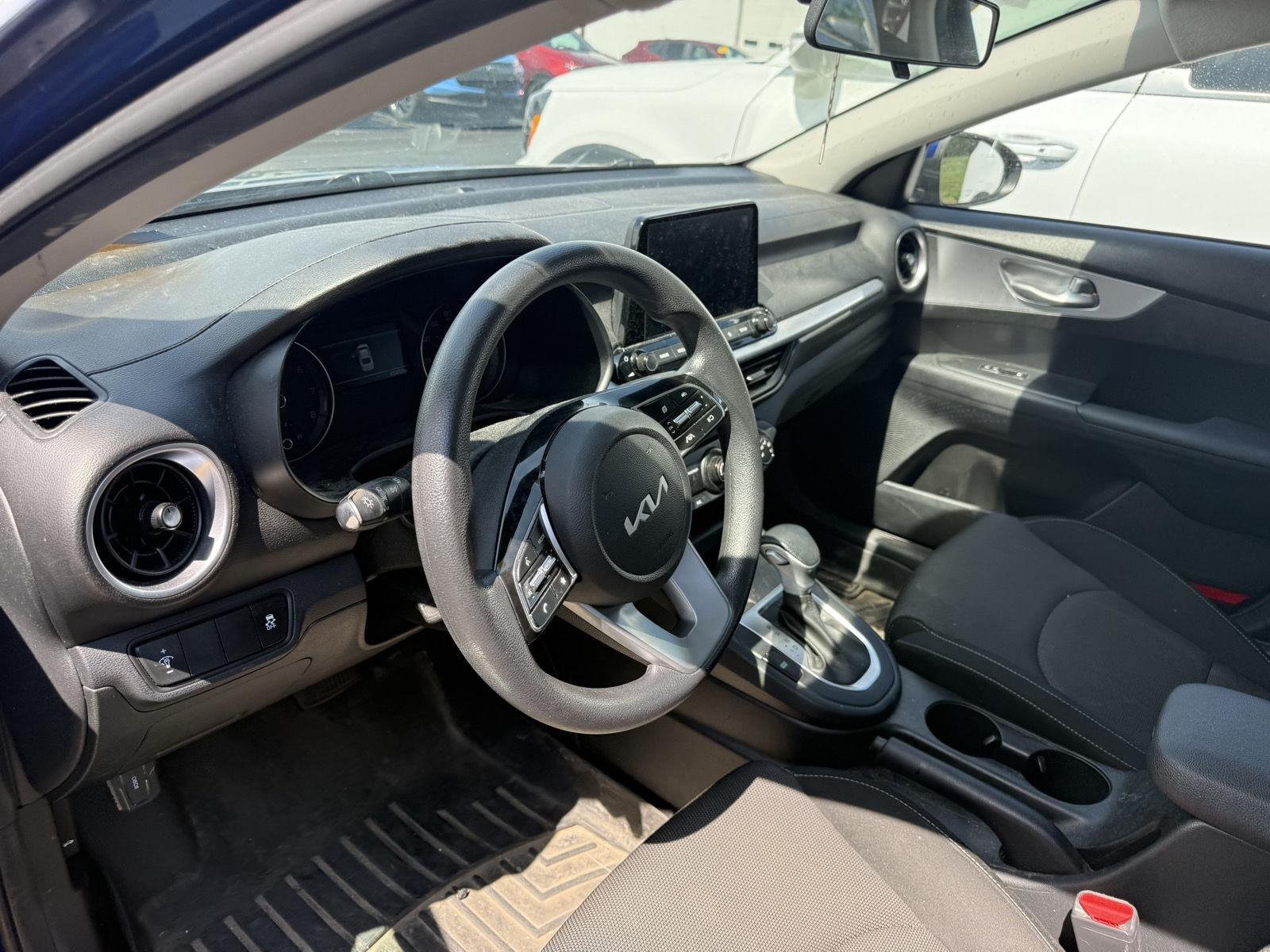 Used 2022 Deep Sea Blue Kia LXS image 7