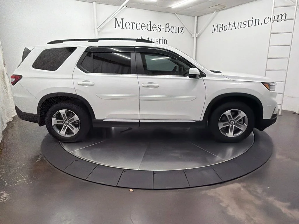 Used 2025  Honda EX-L image 8