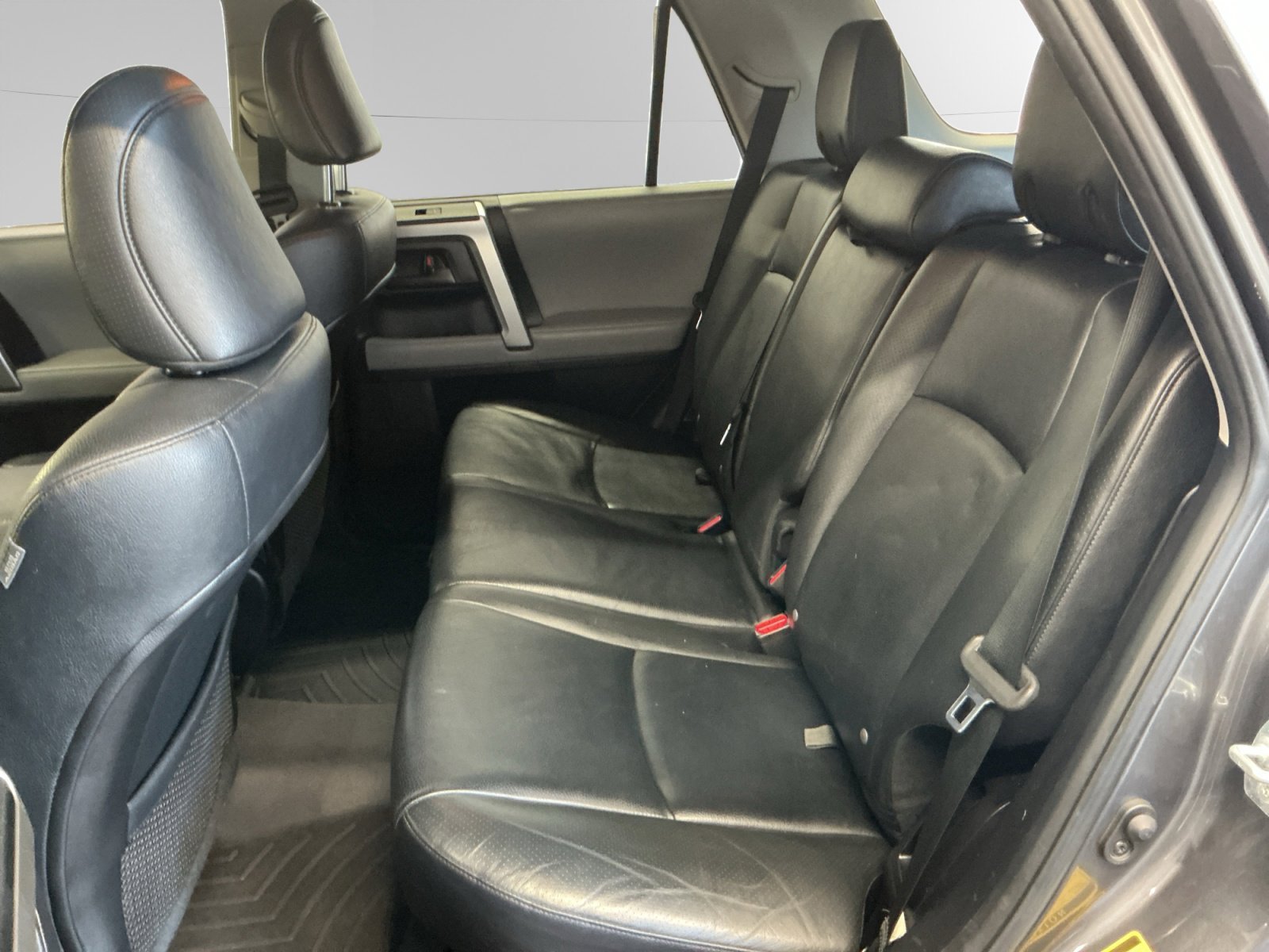 Used 2012 Gray Toyota SR5 image 13